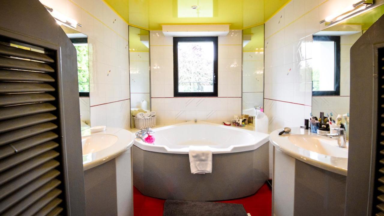 ルマン Le Champ Du Renne Bed & Breakfast エクステリア 写真